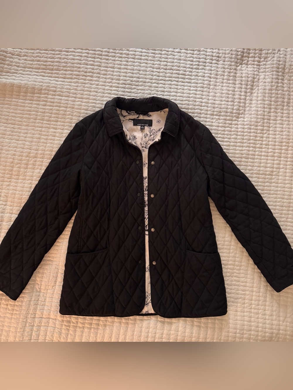 Jones New York black quilted jacket- Size M